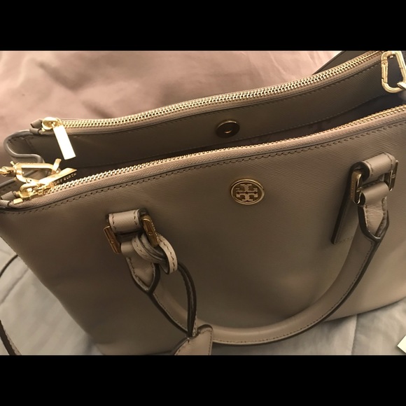 Tory Burch Robinson handbag (like new) - Picture 2 of 4